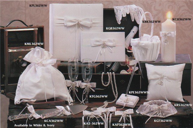 Hearts wedding accessories symbolize love and unity